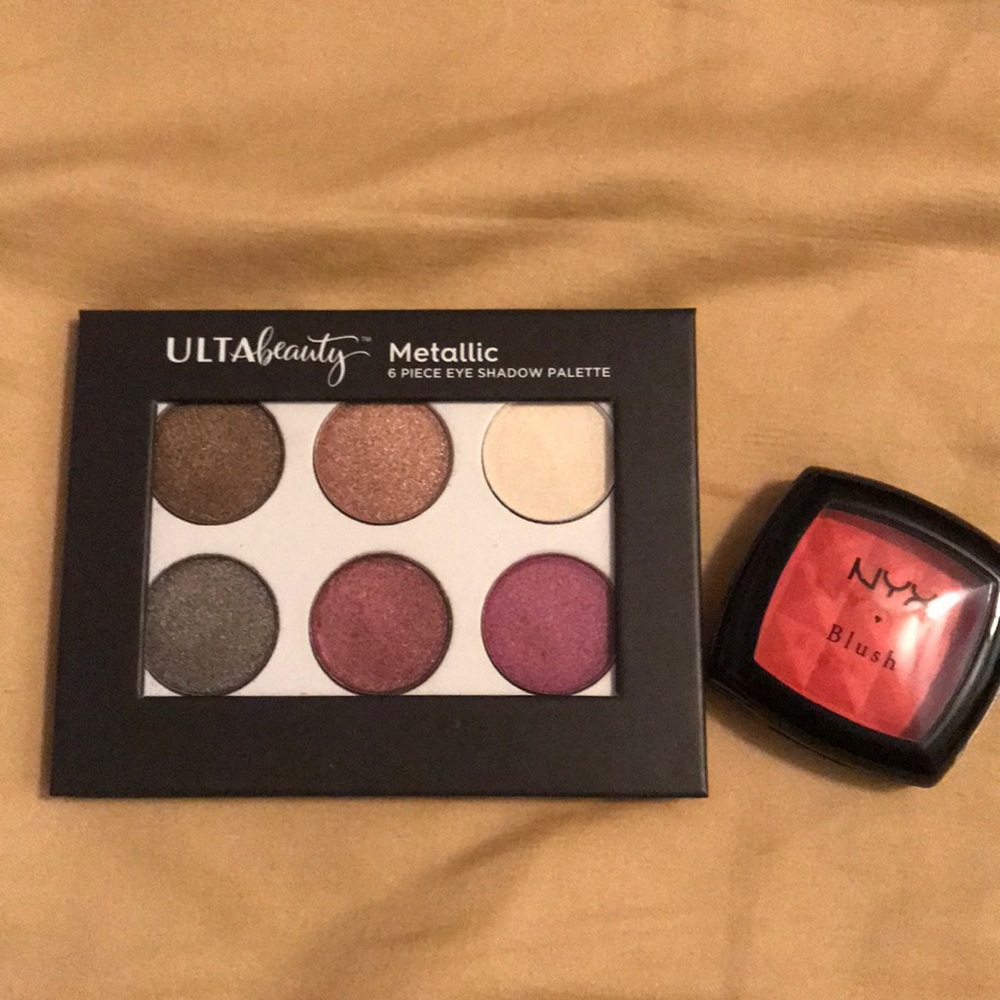 Eyeshadow blush bundle